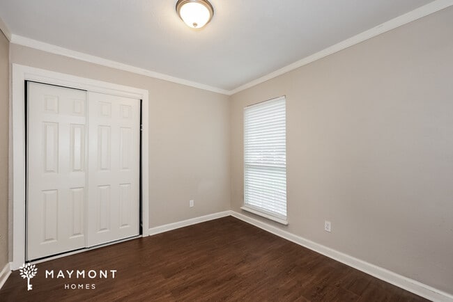 Building Photo - 709 Lawndale Dr
