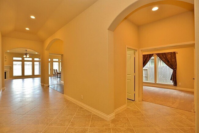Building Photo - 6707 Miller Shadow Ln