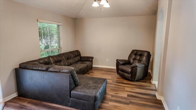 Building Photo - 5627 Postwood Green Ln