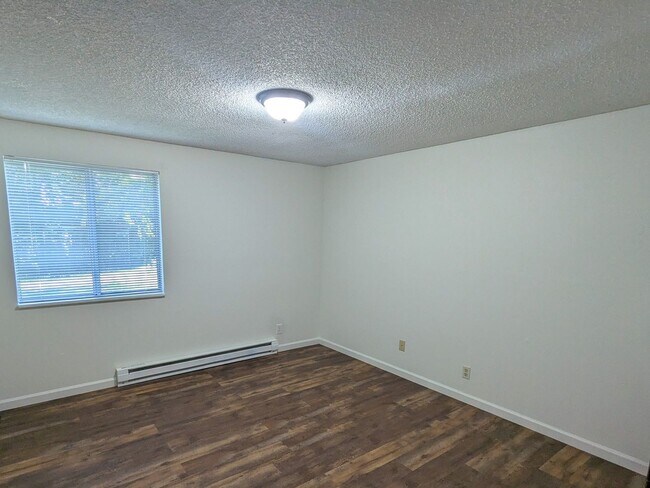 Building Photo - 4483-4485-4485 Campbell Dr SE