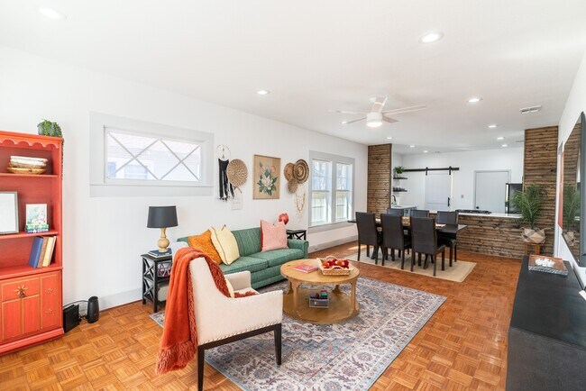 Building Photo - 475 E French Pl