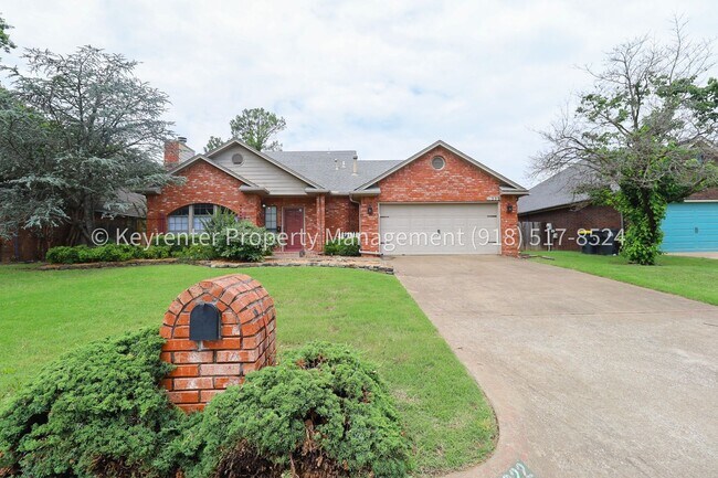 Building Photo - Recently Updated 3 Bed 2.5 Bath in Bixby - Move in Ready!