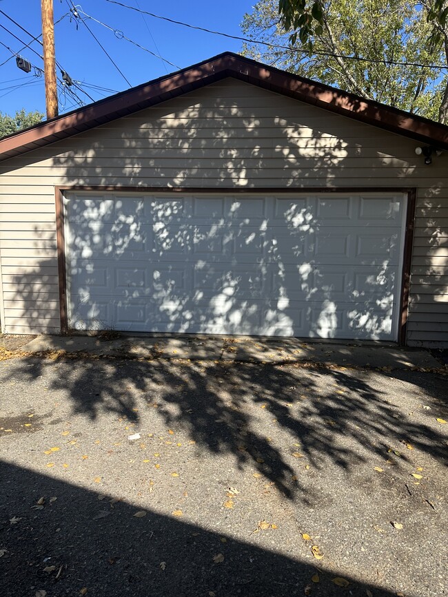 Building Photo - 137 35th Ave N