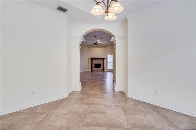 Building Photo - 5834 Aava Dr