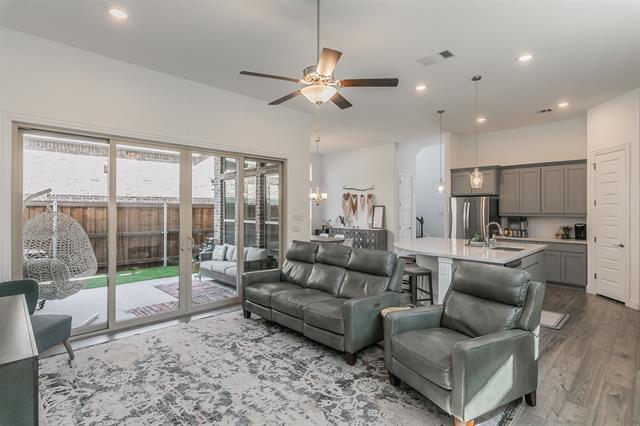Building Photo - 711 Artesian Dr