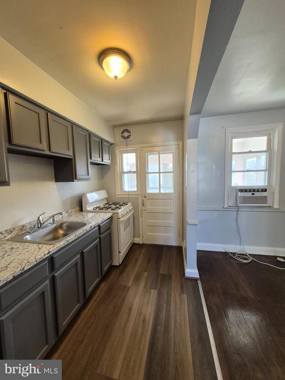 Building Photo - 2863 Edgecombe Cir S