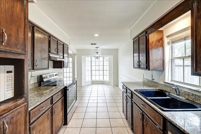 Building Photo - 6405 Clairfield St