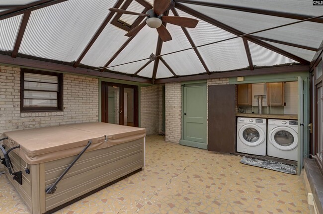 Building Photo - 1808 York Dr