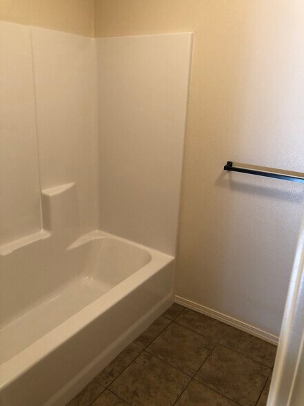 Building Photo - 240 Ashley Dr