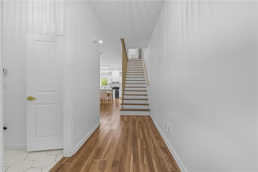 Building Photo - 1278 Plaza Ave