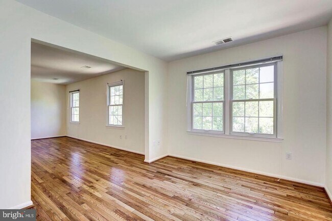 Building Photo - 11220 Broad Green Dr
