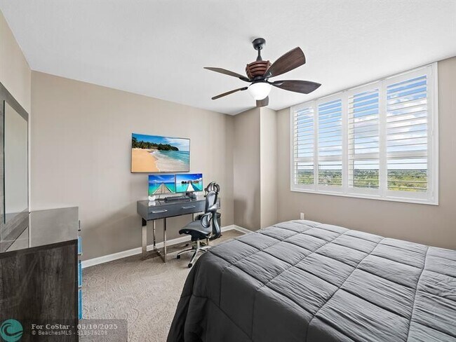 Building Photo - 600 W Las Olas Blvd