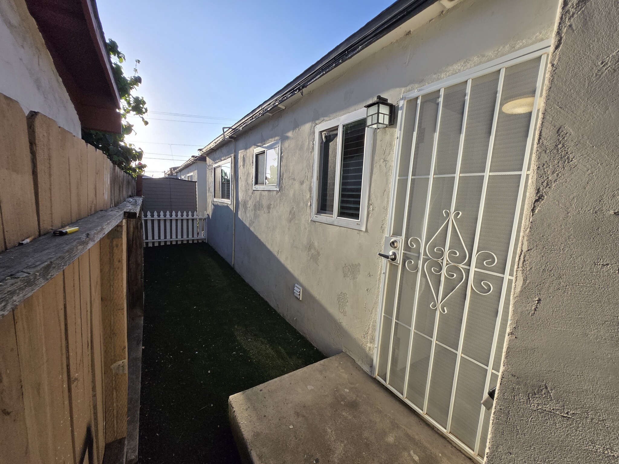 Building Photo - 229 S 36th St