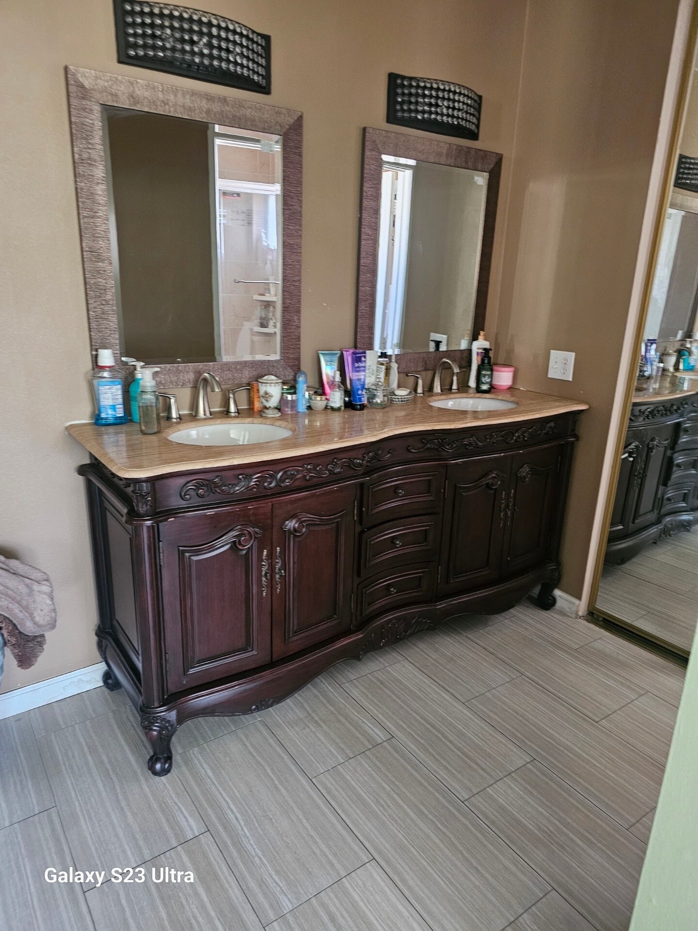 Building Photo - 39763 Country Club Dr