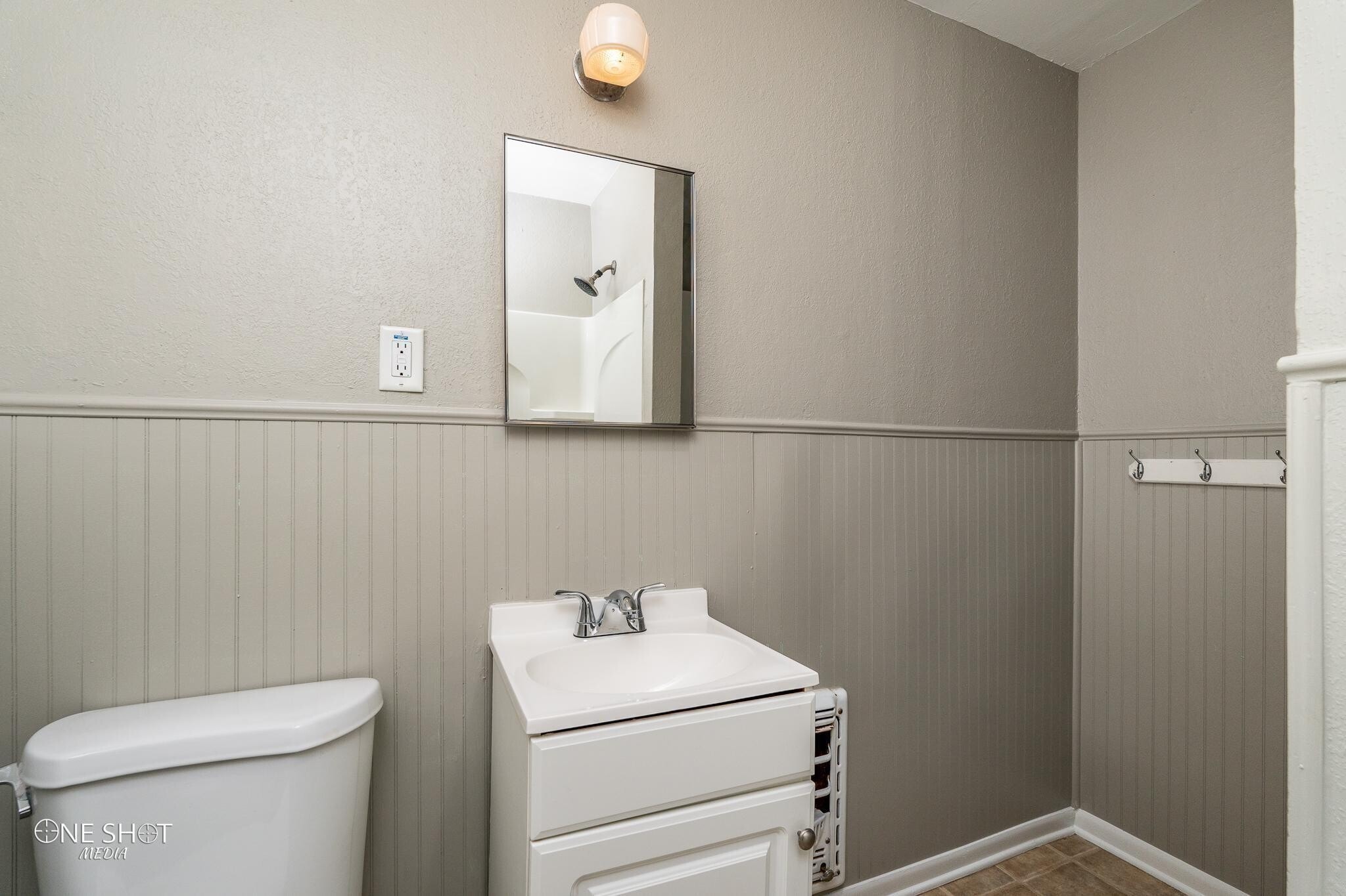 Building Photo - 1002 S San Jose Dr