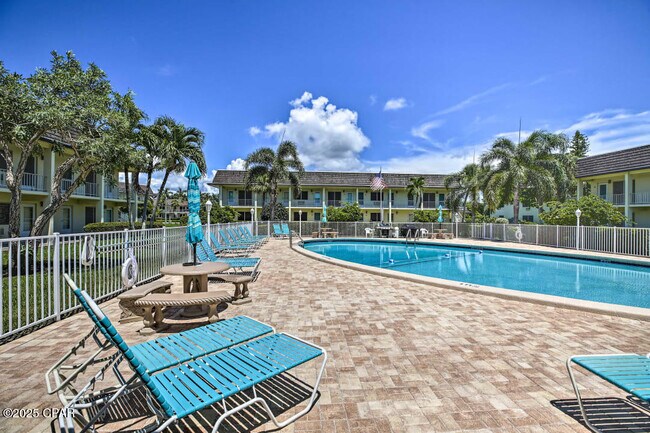 Building Photo - 17670 Front Beach Rd