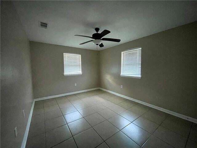 Building Photo - 114 8th St