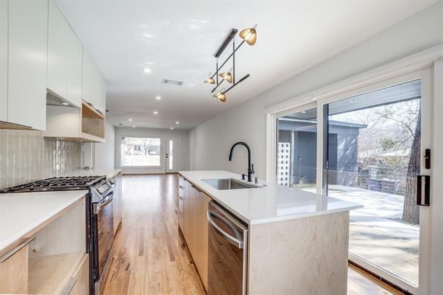 Building Photo - 1820 Mariposa Dr