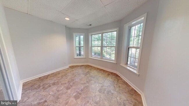 Building Photo - 9811 Fendale Ln