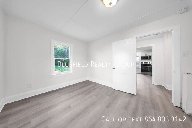 Building Photo - 217 Norris St