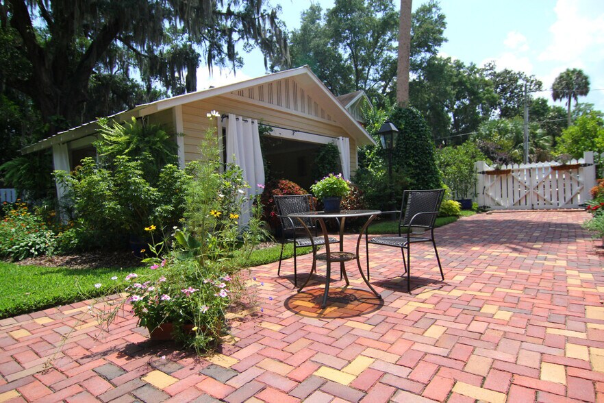 Building Photo - 408 NE 3rd Ave