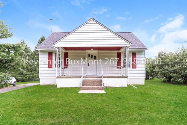 Building Photo - Charming 3-Bedroom, 2-Bath Home with Large Yard and Detached 2-Car Garage