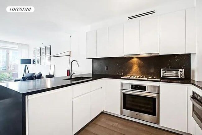 Building Photo - 385 1st Ave