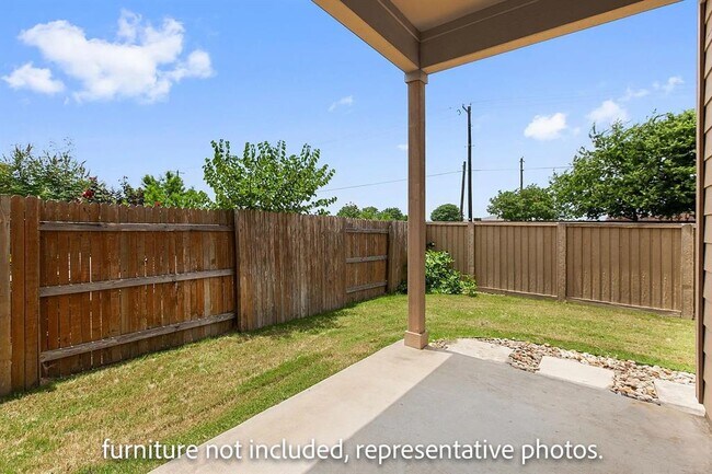 Building Photo - 2777 Santa Ana Ln