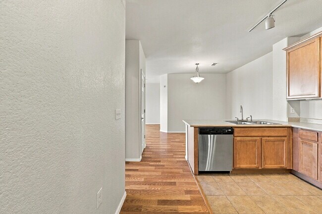 Building Photo - 2662 S Cathay Way