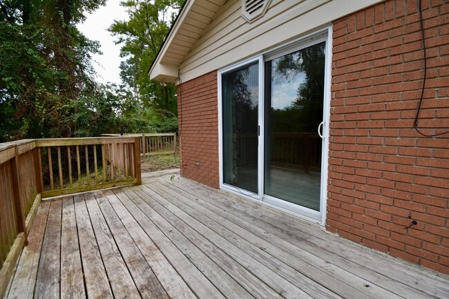 Building Photo - 3 Bed 2 Bath in Ruston!