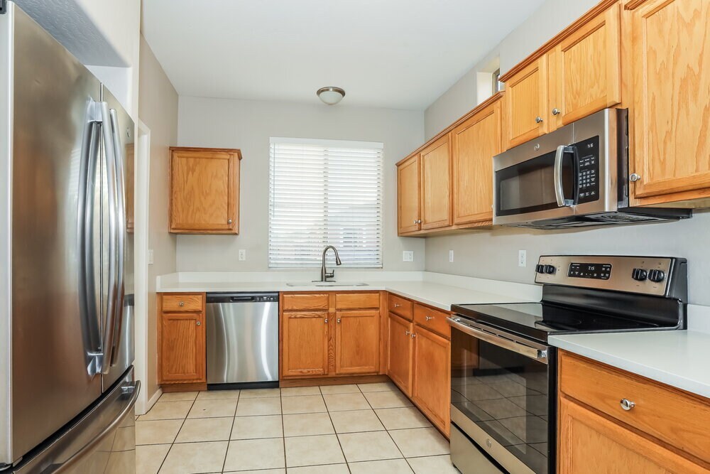 Building Photo - 865 E Stottler Dr