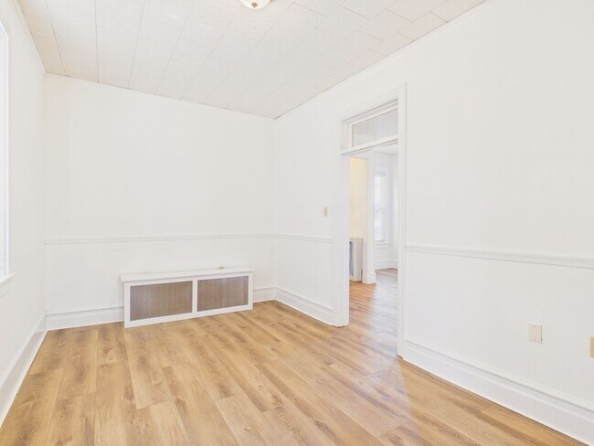 Building Photo - 1097 2nd St