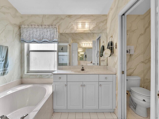 Building Photo - 5856 Seashell Terrace