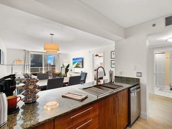 Building Photo - 1200 Brickell Bay Dr
