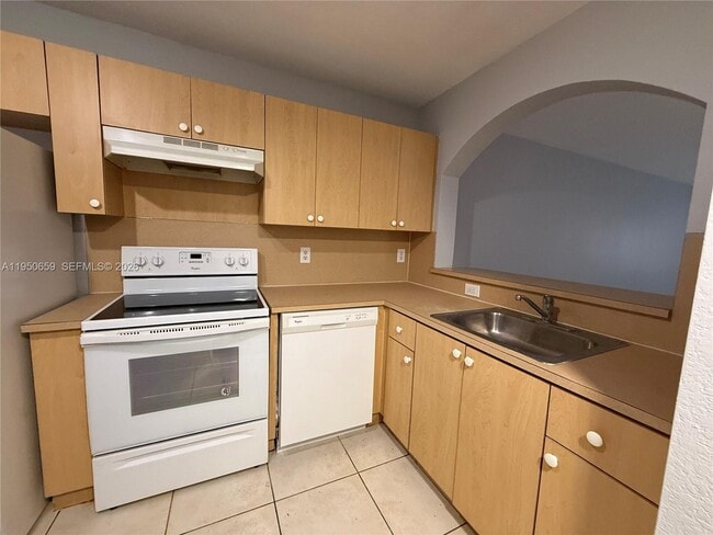 Building Photo - 2901 SE 13th Rd