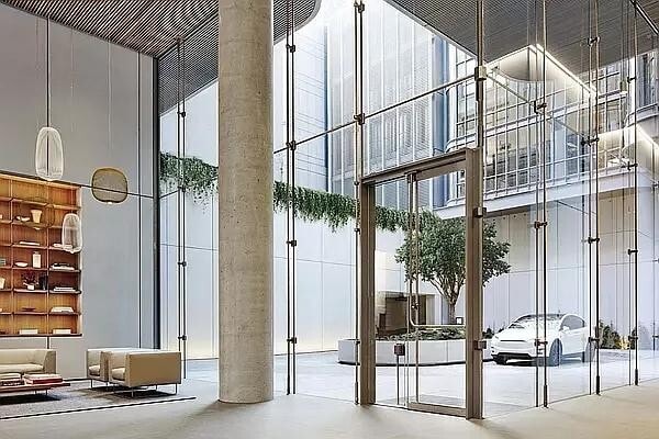 Building Photo - 565 Broome St