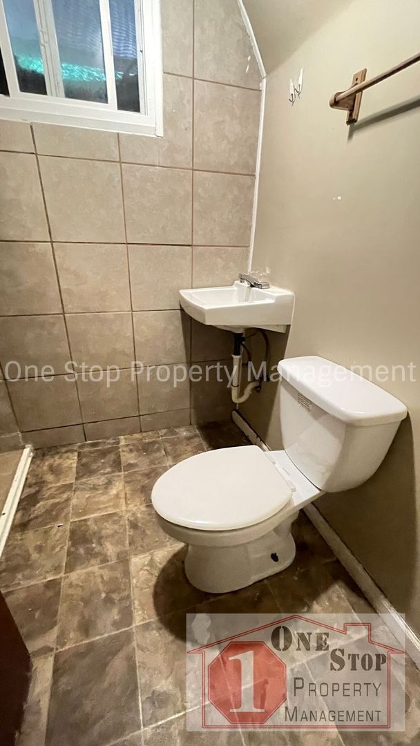 Building Photo - Charming 4 Bedroom Home with Finished Basement!