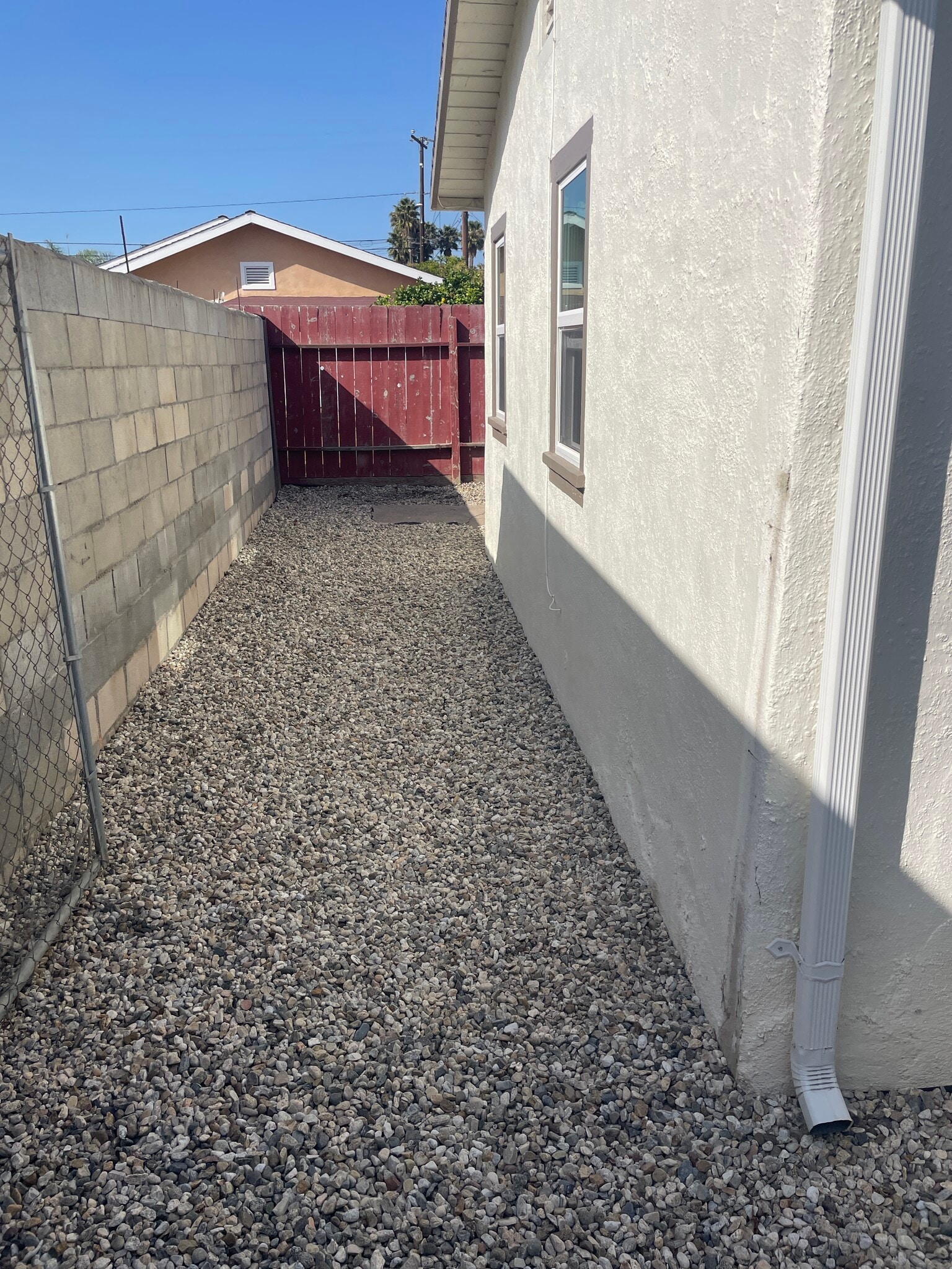 Enclosed side yard - 287 W Mission Ave