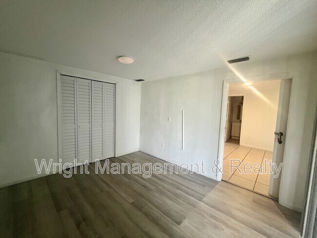 Building Photo - 3716 Cedarwood Dr