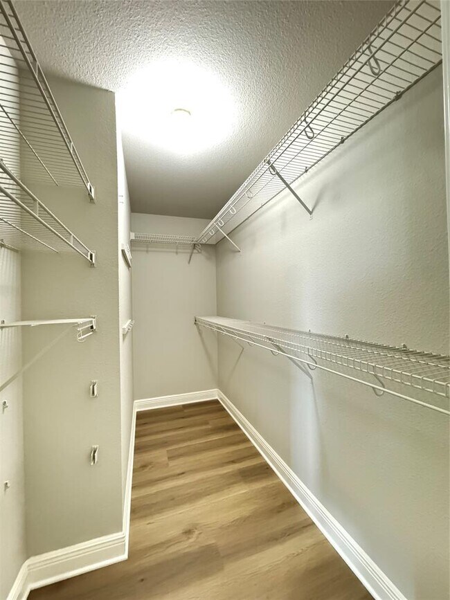 Building Photo - 1501 Van Horn Dr