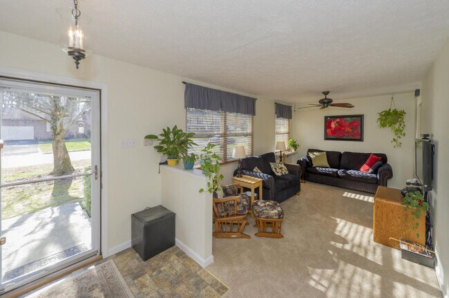 Building Photo - 5939 Westmere Dr
