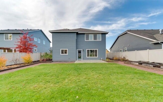 Building Photo - SINGLE FAMILY HOME IN THE FOX TAIL SUBDIVISION (APP#148)