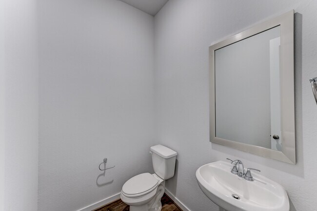 Building Photo - 6570 Scarlet Pond Ln