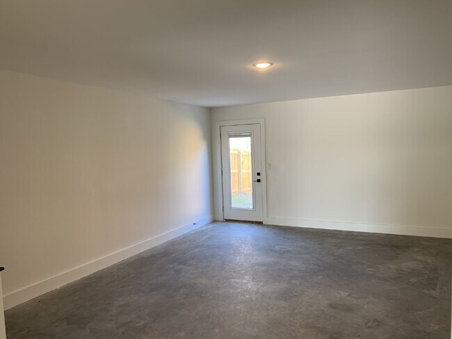 Building Photo - 2634 SW Livingston Square