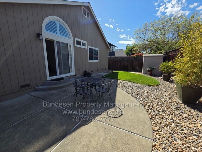 Building Photo - 1388 Miramonte Pl