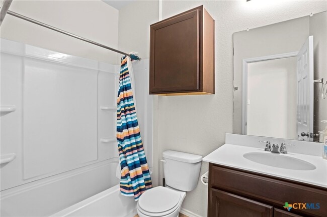 Building Photo - 1203 Daffodil Dr