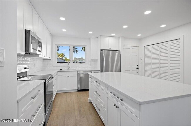 Building Photo - 337 Quail Pointe Dr