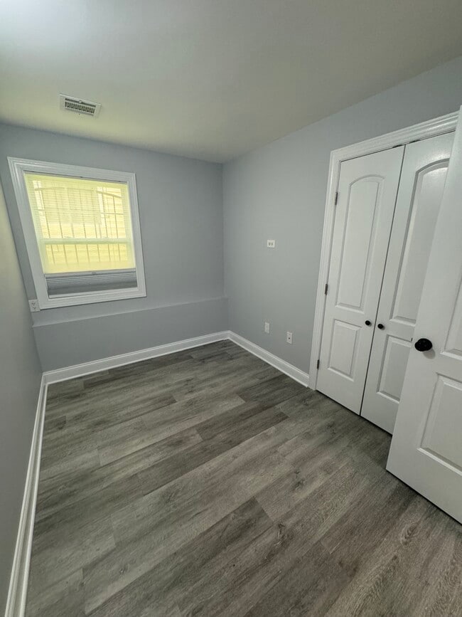 Building Photo - 44 Oxford St