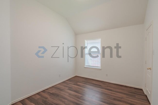 Building Photo - 14107 White Oak Gardens Dr