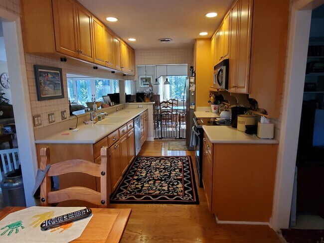 Building Photo - 6 Club Course Ln